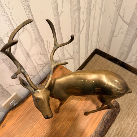 Large Vintage Brass Deer Statue: Mid-Century Lodge Décor - Picture 4 of 11